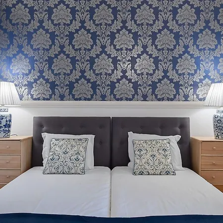 Guinea 19 By Interhome